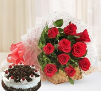 Blackforest Cake & Red Roses