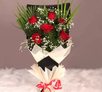 Adorable Red Roses Bunch