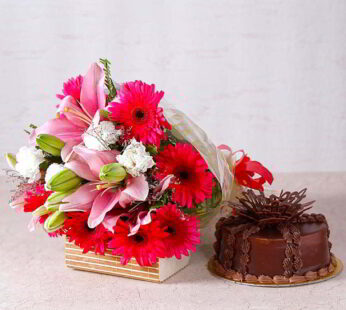 Flowers With Chocolates Cake